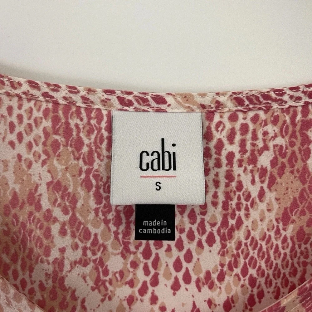 CAbi Blouse Women’s S Pink & White Snake Print Puff Sleeve Top - Picture 5 of 8